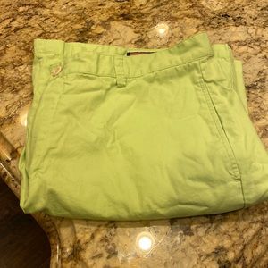 Vineyard Vines lime green shorts with flat front 9” stride